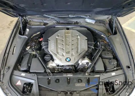 2011 BMW 550 Xi из США, поврежденный, VIN WBAFU9C55BC784846